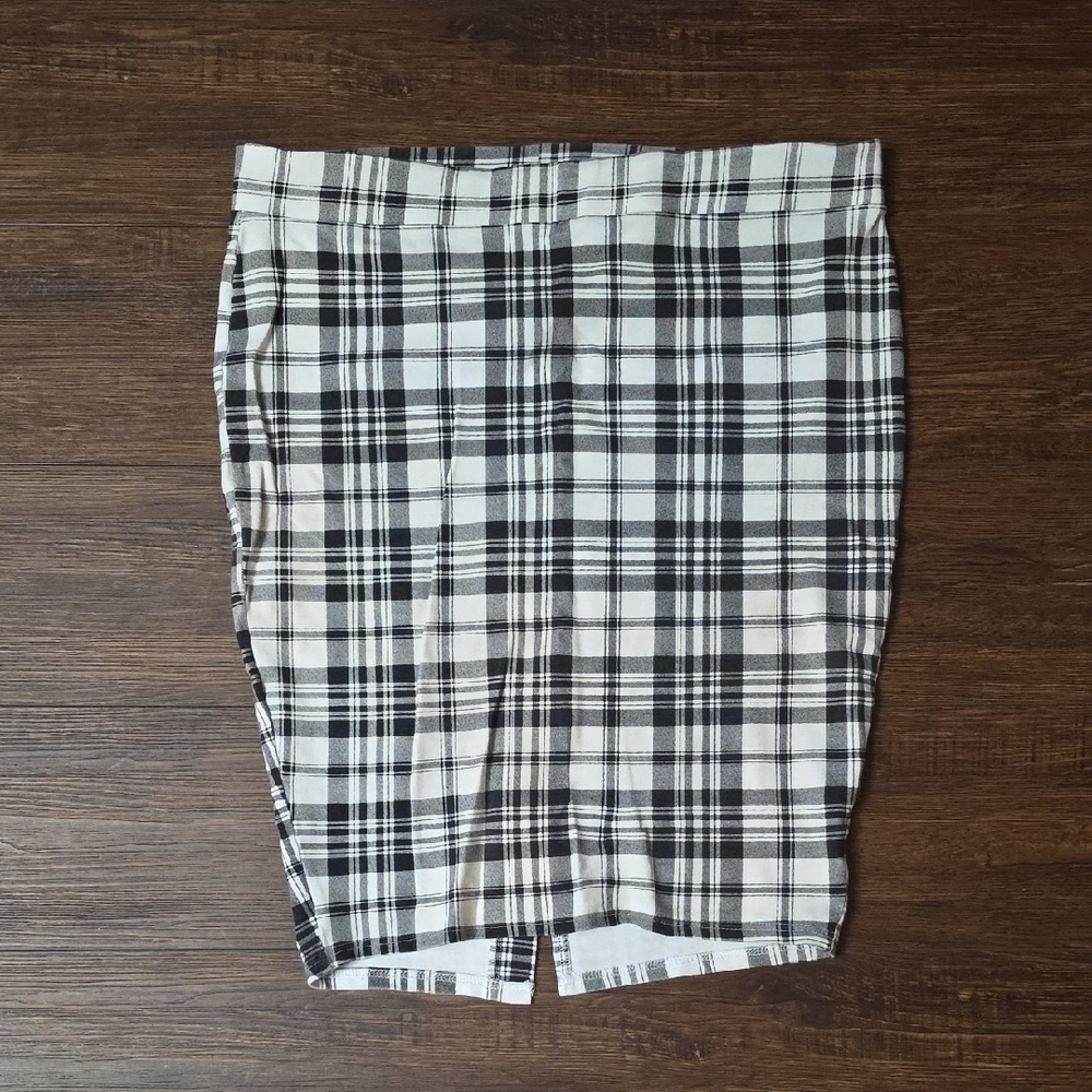 Torrid Black and White Plaid Mini Skirt